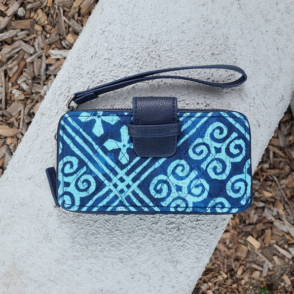 Vera Bradley Handbags - Vera Bradley Blue Tropical Pattern Smartphone RFID Wristlet Wallet
